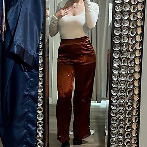 Brown satin wide leg pants 🤎